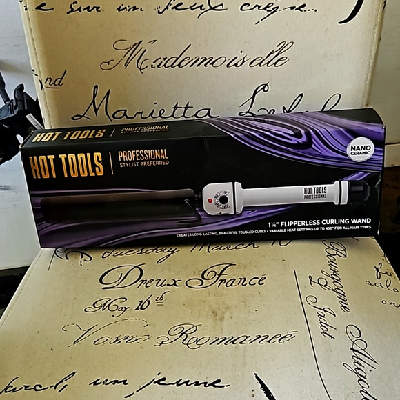 NIB Hot Tools curling wand - Picture 1 of 3